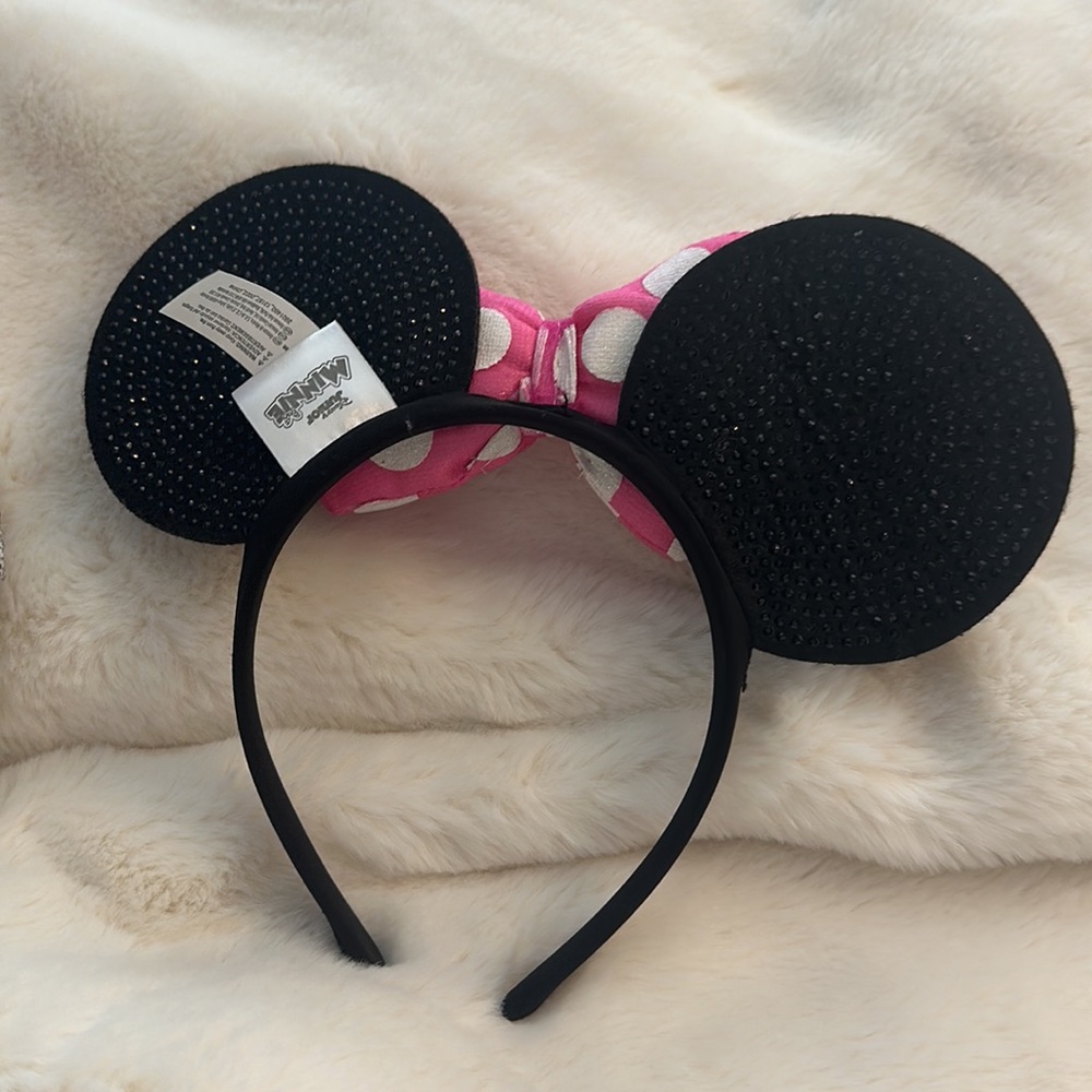 Disney Minnie Mouse Black and White polka dot sequin with a red bow Headband. - Picture 5 of 6
